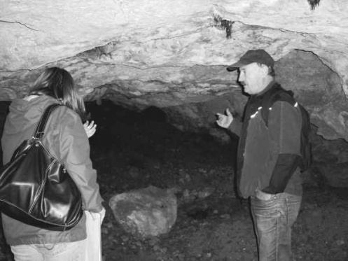 A Felfalusi-barlangban 1954-ben találtak hamisítványokat (Szekeres Éva felvétele)